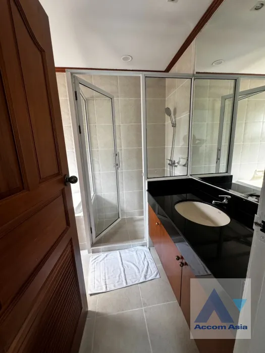 7  3 br Apartment For Rent in Sukhumvit ,Bangkok BTS Nana at Comfortable and Fully Furnished Apartment near BTS AA35504