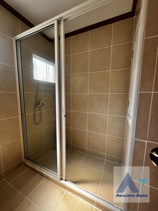 12  3 br Apartment For Rent in Sukhumvit ,Bangkok BTS Nana at Comfortable and Fully Furnished Apartment near BTS AA35504