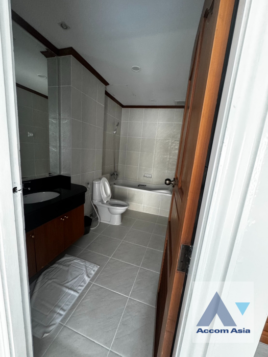 14  3 br Apartment For Rent in Sukhumvit ,Bangkok BTS Nana at Comfortable and Fully Furnished Apartment near BTS AA35504