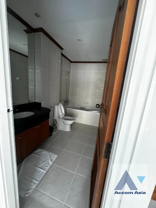 14  3 br Apartment For Rent in Sukhumvit ,Bangkok BTS Nana at Comfortable and Fully Furnished Apartment near BTS AA35504