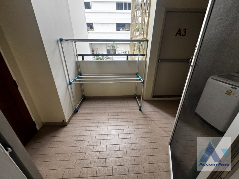 15  3 br Apartment For Rent in Sukhumvit ,Bangkok BTS Nana at Comfortable and Fully Furnished Apartment near BTS AA35504