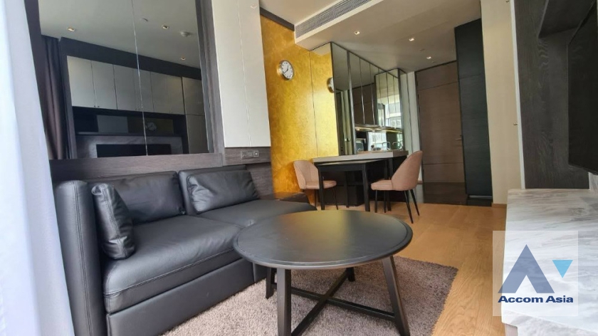  2  1 br Condominium For Rent in Ploenchit ,Bangkok BTS Chitlom at 28 Chidlom AA35577