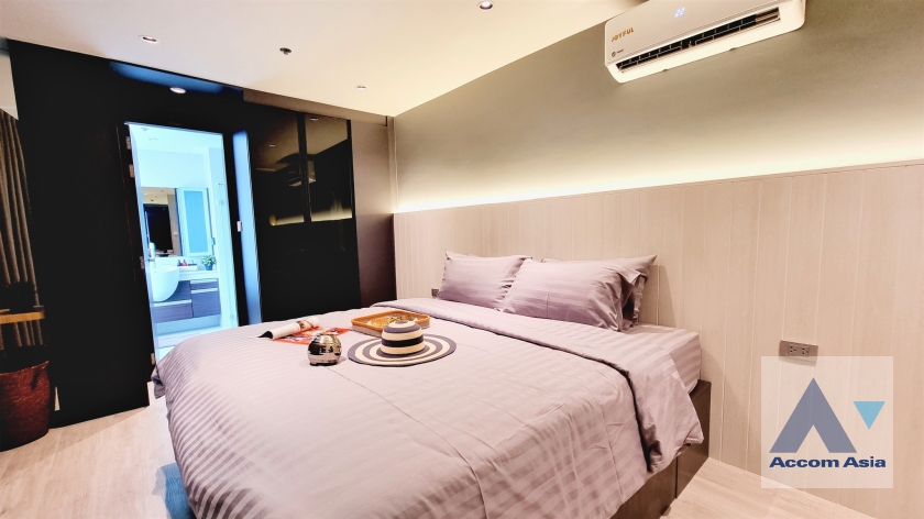 5  2 br Condominium For Sale in Sukhumvit ,Bangkok BTS Phra khanong at Sky Walk Condominium AA35587