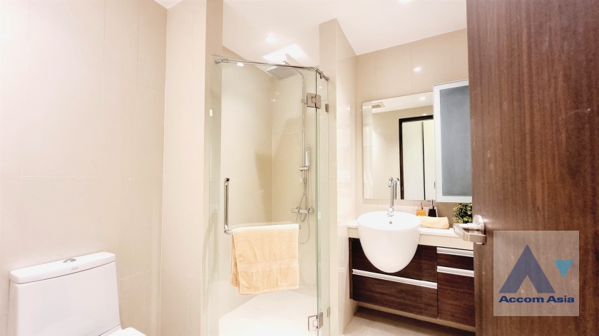 8  2 br Condominium For Sale in Sukhumvit ,Bangkok BTS Phra khanong at Sky Walk Condominium AA35587