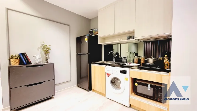4  2 br Condominium For Sale in Sukhumvit ,Bangkok BTS Phra khanong at Sky Walk Condominium AA35587