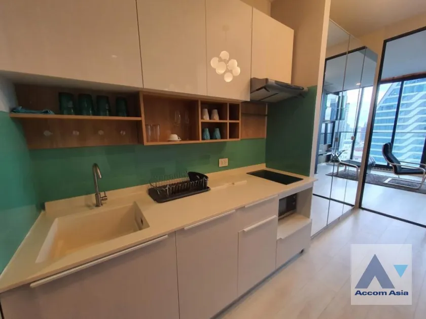 unit 1 Bedroom  Condominium For Rent & Sale in Ploenchit, Bangkok  near BTS Ploenchit (AA35602)