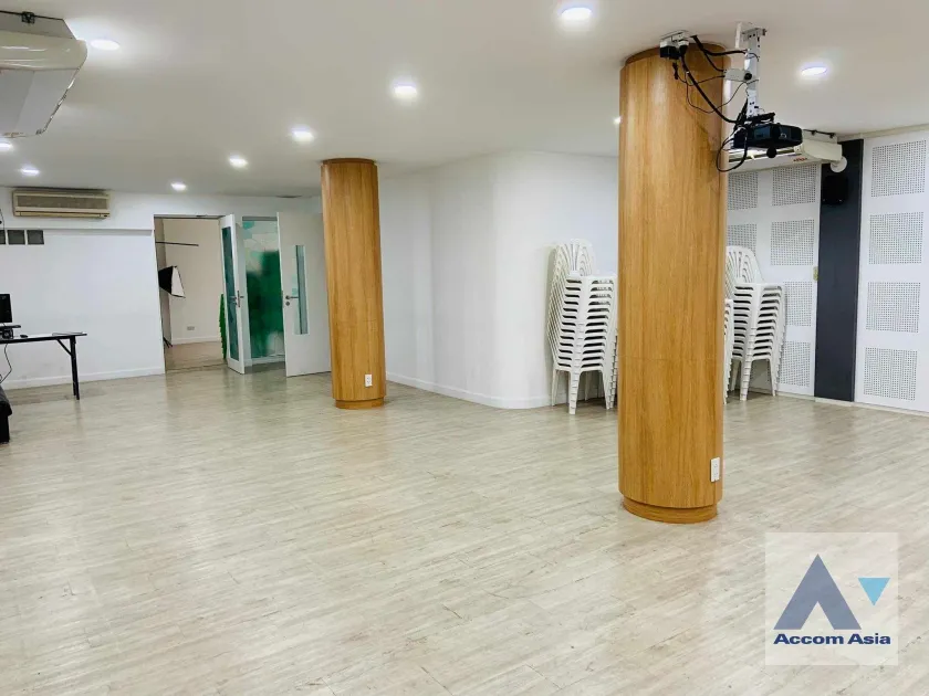 4  Building For Sale in Sukhumvit ,Bangkok BTS Thong Lo AA35609