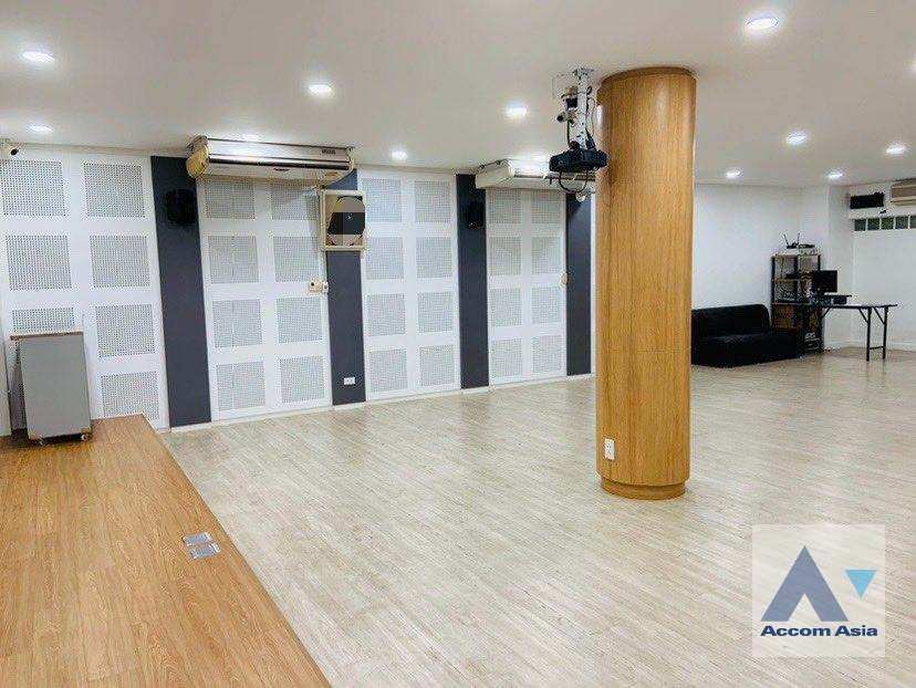 5  Building For Sale in Sukhumvit ,Bangkok BTS Thong Lo AA35609