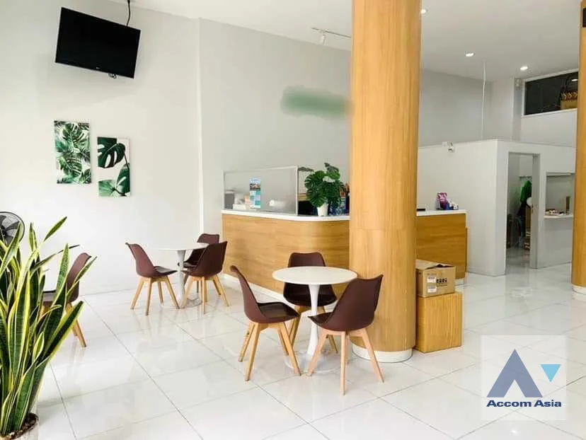 unit Building For Sale in Sukhumvit, Bangkok  near BTS Thong Lo (AA35609)