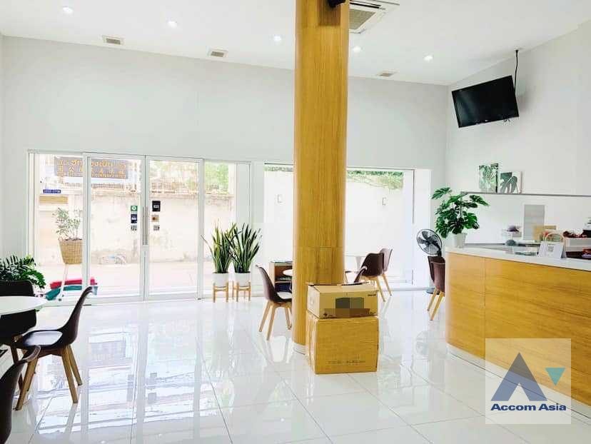  2  Building For Sale in Sukhumvit ,Bangkok BTS Thong Lo AA35609