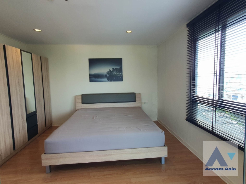  1  2 br Condominium For Sale in Pattanakarn ,Bangkok BTS On Nut at Lumpini Ville Sukhumvit 77 AA35683