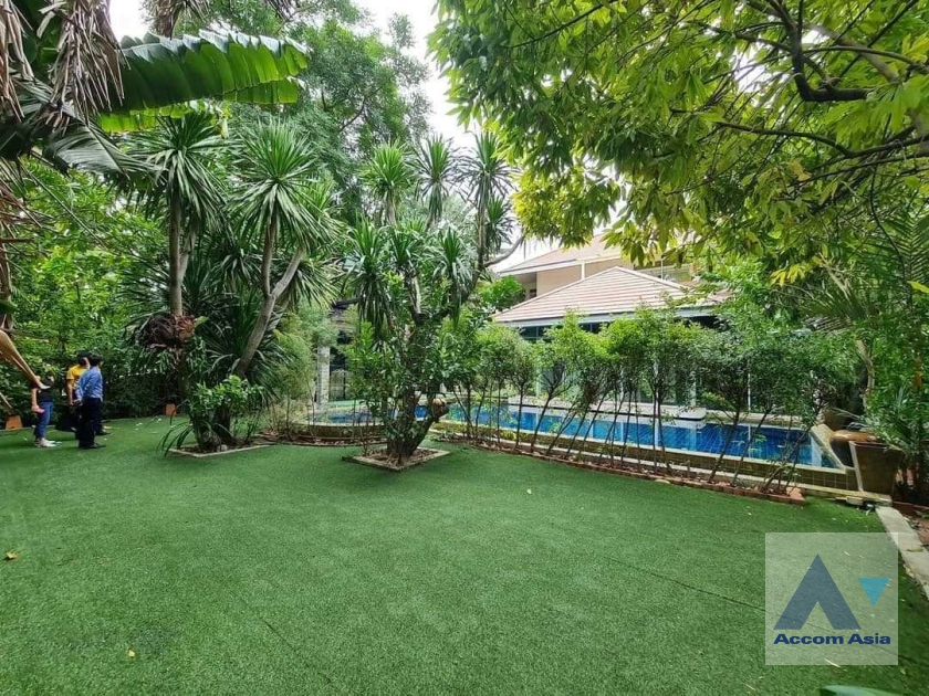 7  3 br House For Sale in Bang Na ,Bangkok  AA35701