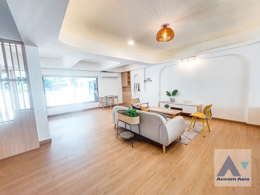 7  4 br House for rent and sale in Sukhumvit ,Bangkok BTS Thong Lo AA35744