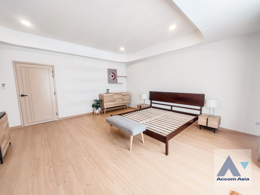 20  4 br House for rent and sale in Sukhumvit ,Bangkok BTS Thong Lo AA35744