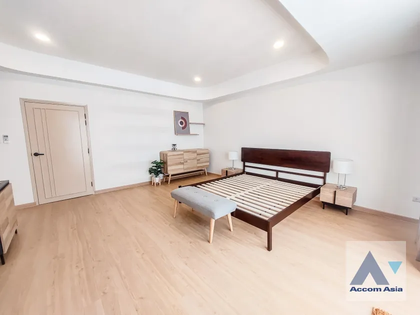 20  4 br House for rent and sale in Sukhumvit ,Bangkok BTS Thong Lo AA35744