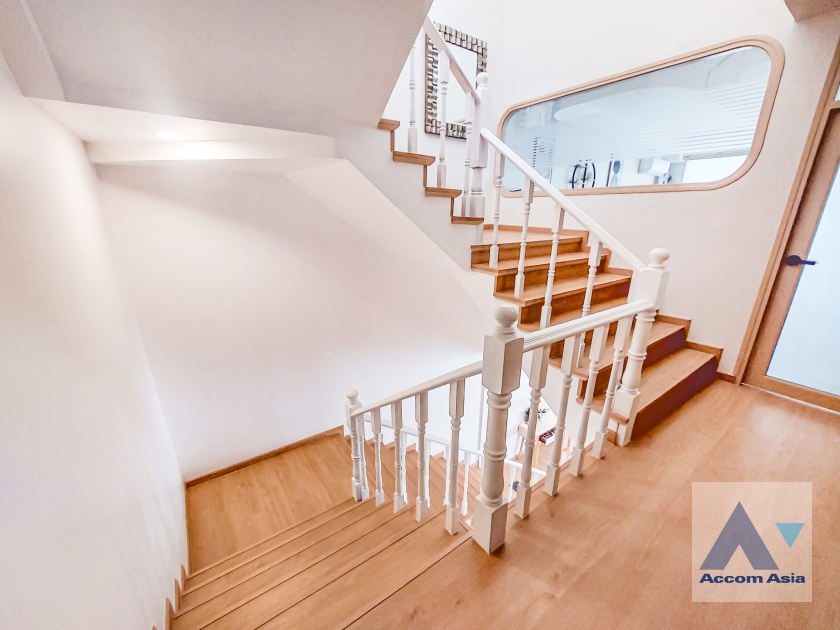 19  4 br House for rent and sale in Sukhumvit ,Bangkok BTS Thong Lo AA35744