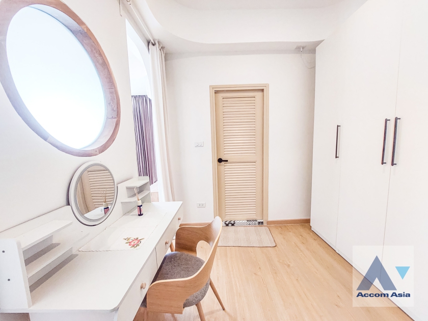 25  4 br House for rent and sale in Sukhumvit ,Bangkok BTS Thong Lo AA35744