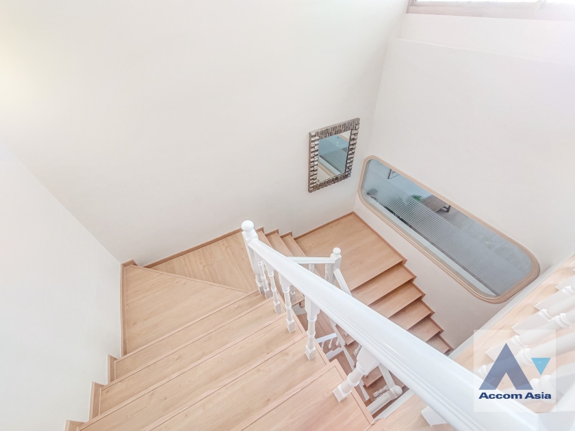 36  4 br House for rent and sale in Sukhumvit ,Bangkok BTS Thong Lo AA35744