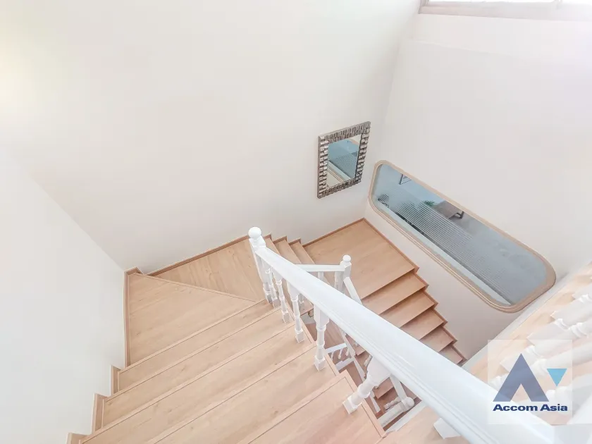 36  4 br House for rent and sale in Sukhumvit ,Bangkok BTS Thong Lo AA35744