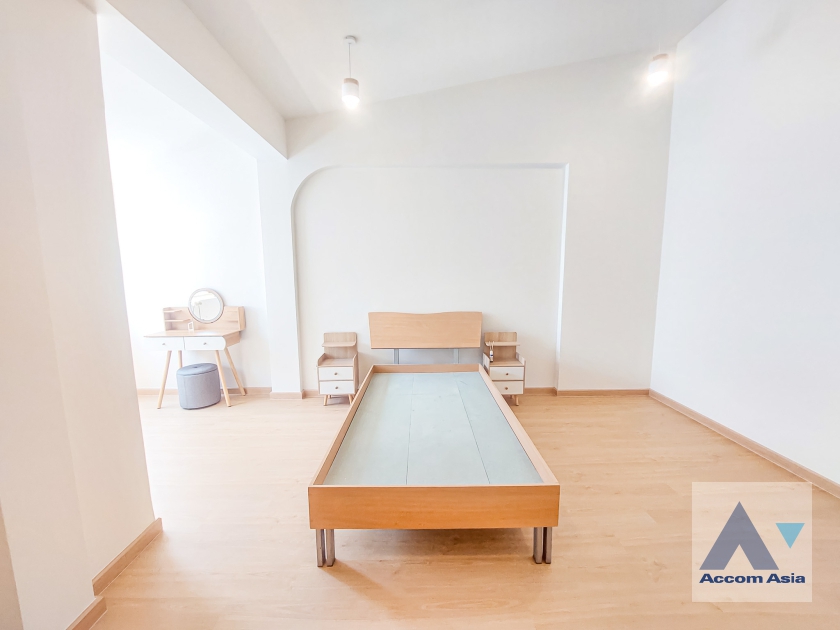 39  4 br House for rent and sale in Sukhumvit ,Bangkok BTS Thong Lo AA35744