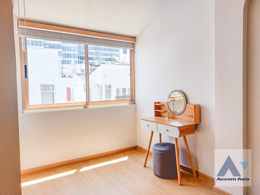 42  4 br House for rent and sale in Sukhumvit ,Bangkok BTS Thong Lo AA35744