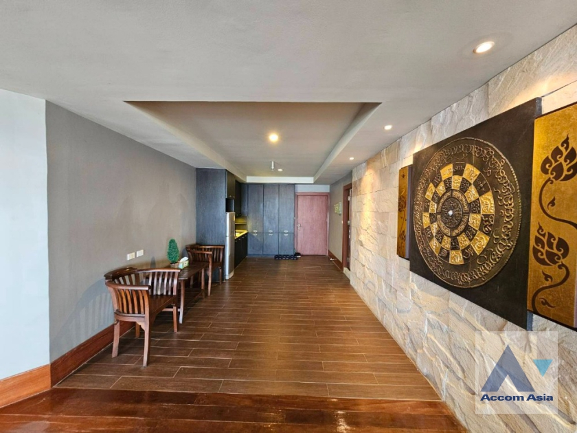 18  1 br Condominium For Sale in Silom ,Bangkok BTS Surasak at Nusa State Tower AA35749