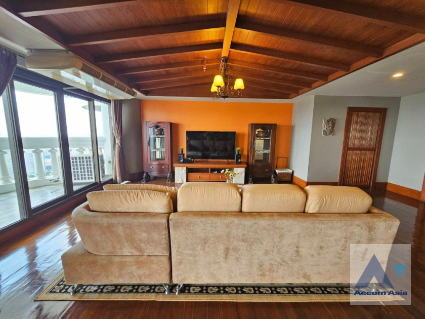 19  1 br Condominium For Sale in Silom ,Bangkok BTS Surasak at Nusa State Tower AA35749