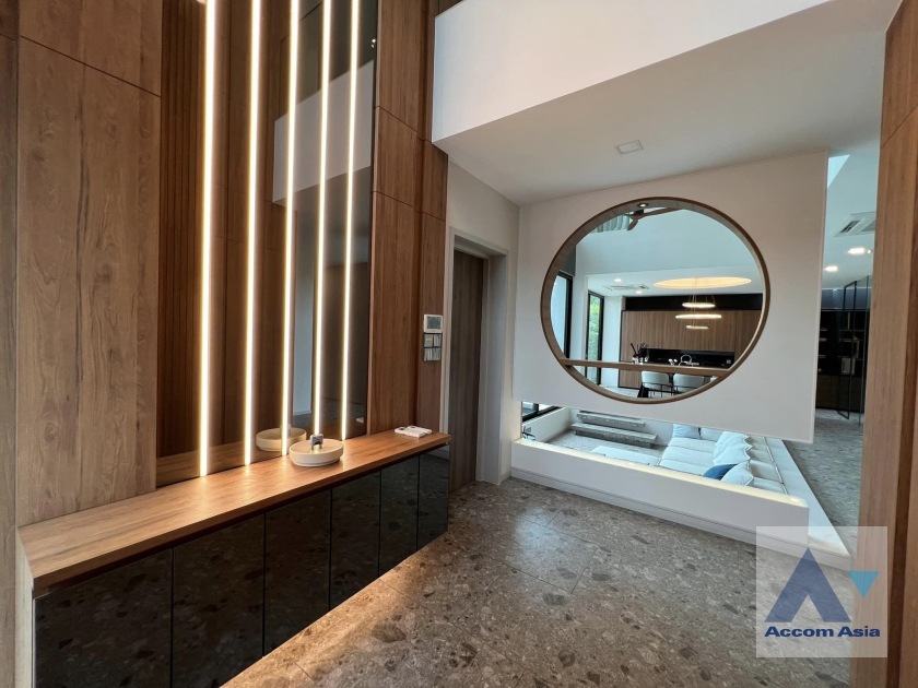 17  4 br House for rent and sale in Latkrabang ,Bangkok ARL Ban Thap Chang at Nantawan Rama 9-Srinakarin AA35751