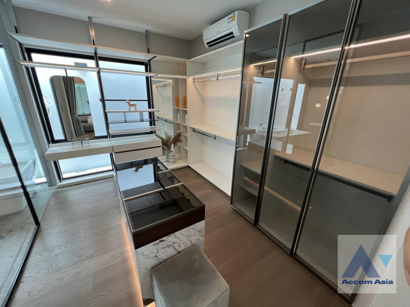 16  4 br House for rent and sale in Latkrabang ,Bangkok ARL Ban Thap Chang at Nantawan Rama 9-Srinakarin AA35751