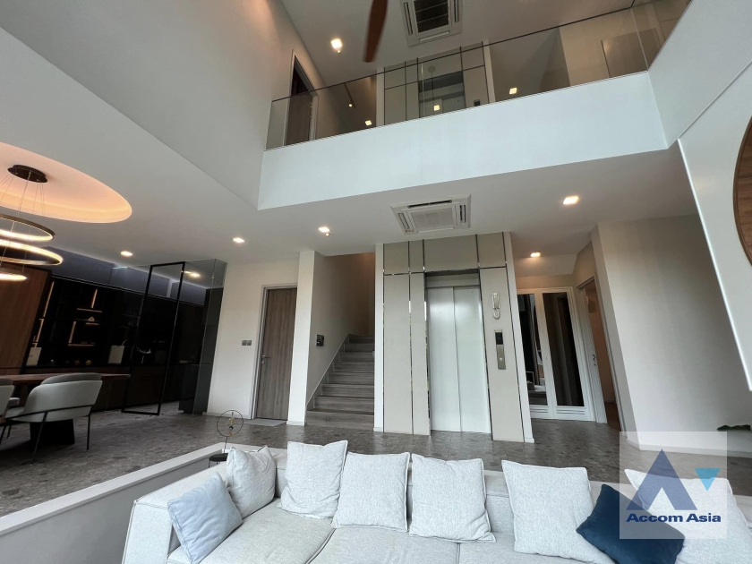 6  4 br House for rent and sale in Latkrabang ,Bangkok ARL Ban Thap Chang at Nantawan Rama 9-Srinakarin AA35751