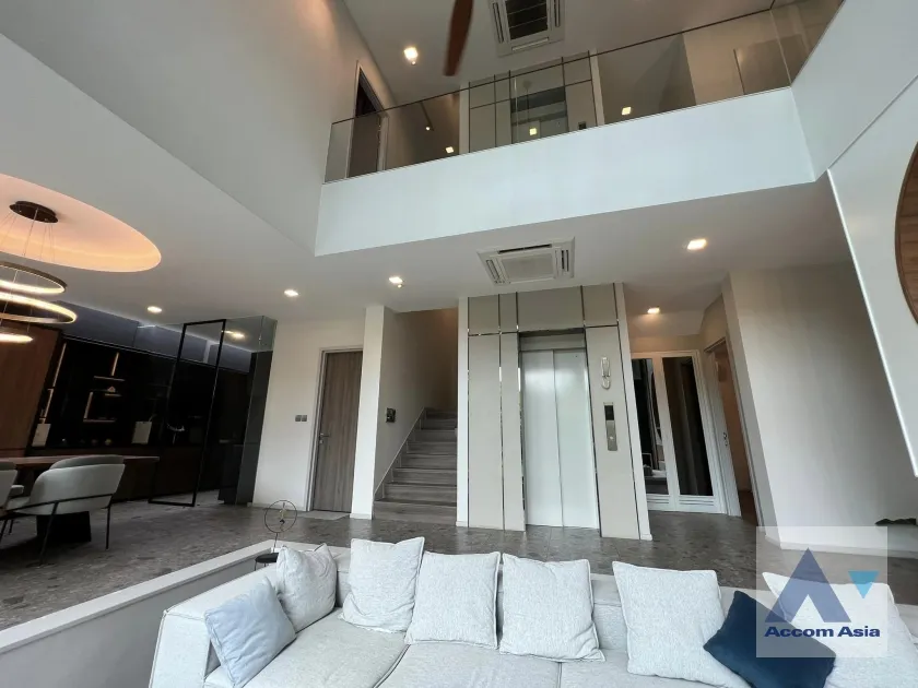 6  4 br House for rent and sale in Latkrabang ,Bangkok ARL Ban Thap Chang at Nantawan Rama 9-Srinakarin AA35751