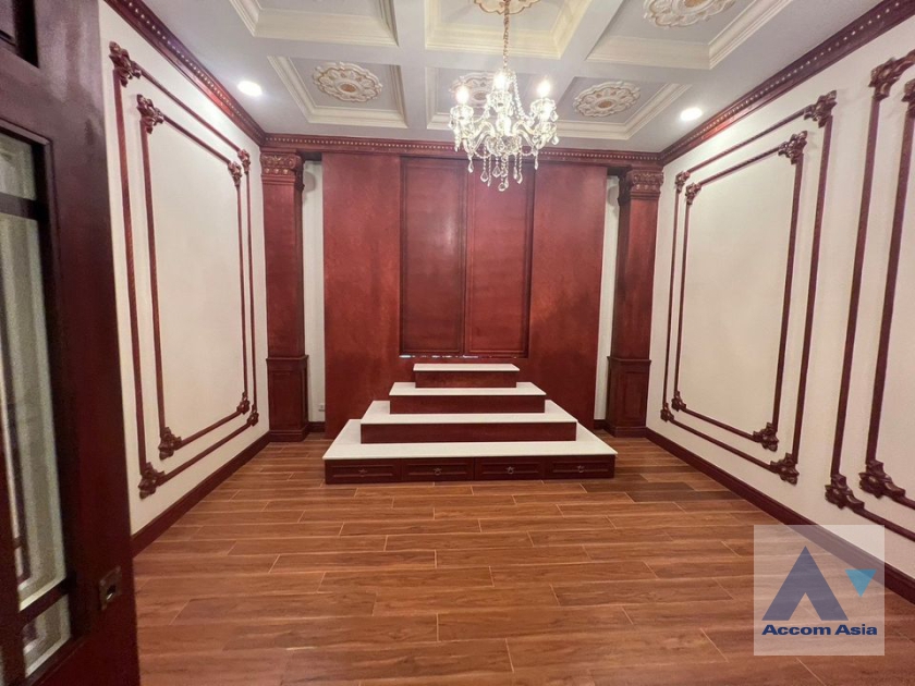 13  10 br House For Sale in Petchkasem ,Bangkok  AA35759