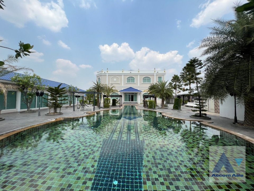 36  10 br House For Sale in Petchkasem ,Bangkok  AA35759