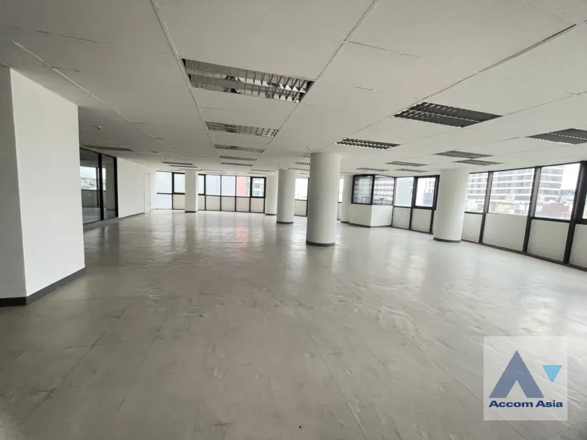 unit Condominium For Rent in Sukhumvit, Bangkok  near BTS Ekkamai (AA35789)