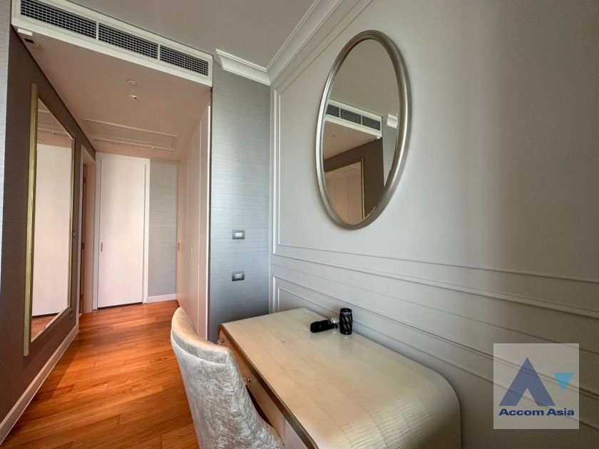 6  1 br Condominium For Rent in Ploenchit ,Bangkok BTS Chitlom at Sindhorn Residence AA35801