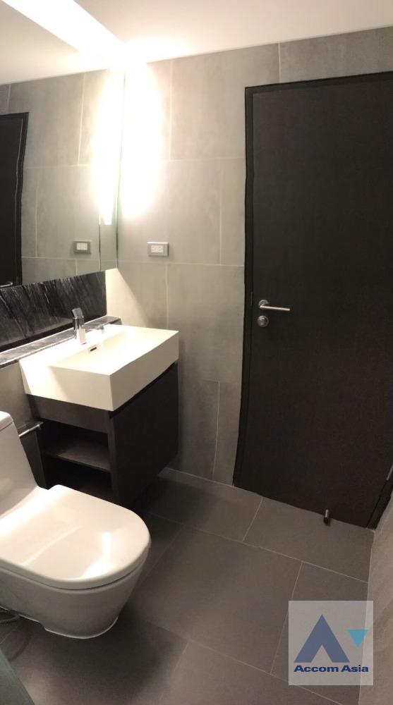 5  1 br Condominium For Sale in Sukhumvit ,Bangkok BTS Phrom Phong at The Lumpini 24 AA35808