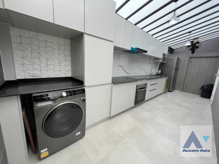 7  3 br Townhouse For Rent in Ratchadaphisek ,Bangkok MRT Sutthisan at The Connect UP 3 AA35835