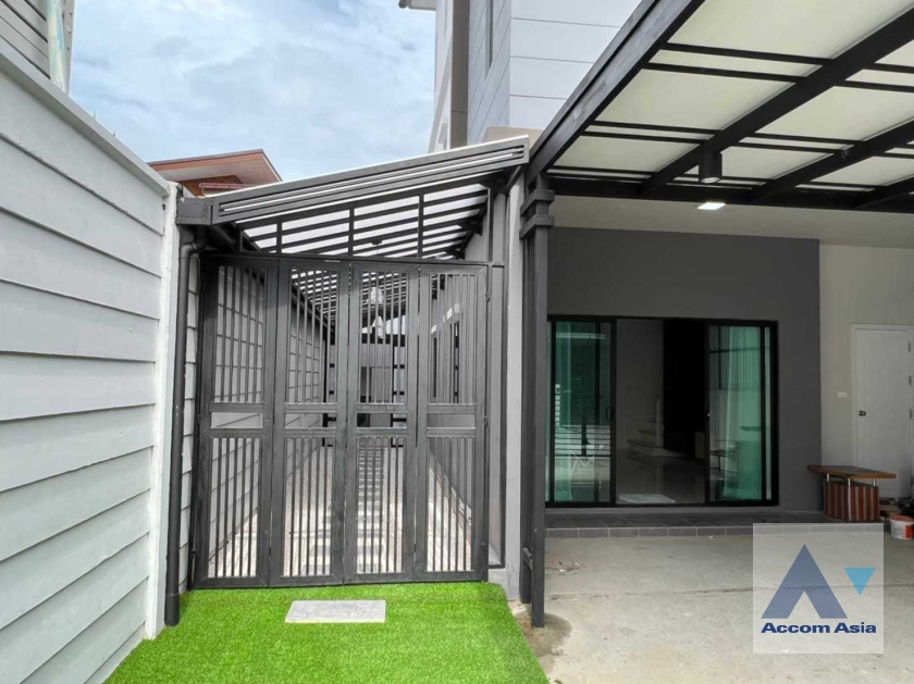  1  3 br Townhouse For Rent in Ratchadaphisek ,Bangkok MRT Sutthisan at The Connect UP 3 AA35835