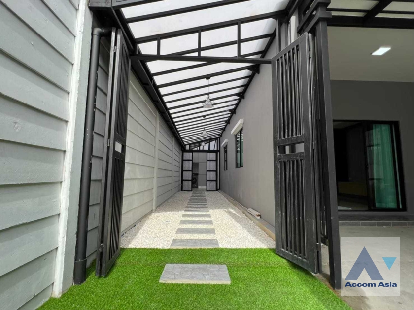  1  3 br Townhouse For Rent in Ratchadaphisek ,Bangkok MRT Sutthisan at The Connect UP 3 AA35835