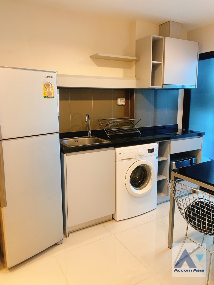  1  1 br Condominium For Sale in Sukhumvit ,Bangkok BTS Ekkamai at Zenith Place Sukhumvit 42 AA35847