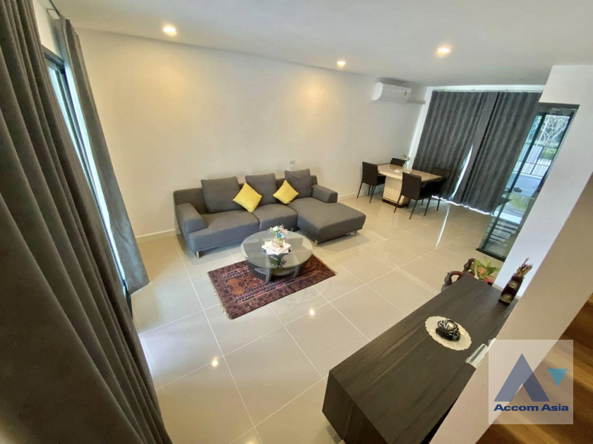 unit 3 Bedrooms  House For Rent in Lat Phrao, Bangkok  near ARL Hua Mak (AA35848)