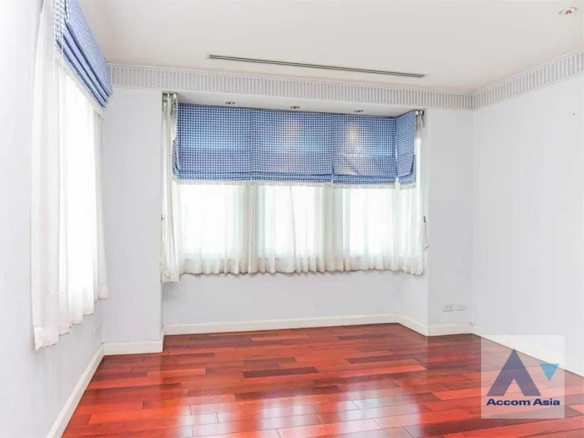 10  3 br House For Sale in Samutprakan ,  at Southern California AA35866