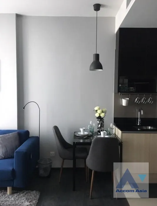 unitEdge Sukhumvit 23 Condominium