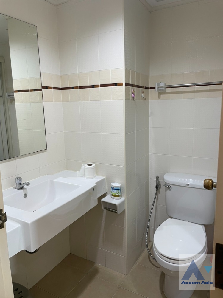 6  1 br Condominium For Sale in Sathorn ,Bangkok BRT Wat Dan at Lumpini Place Narathiwas - Chaopraya AA35887