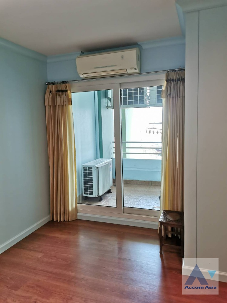 7  3 br Condominium For Rent in Sathorn ,Bangkok BRT Thanon Chan at Lumpini Suite Ratchada AA35901