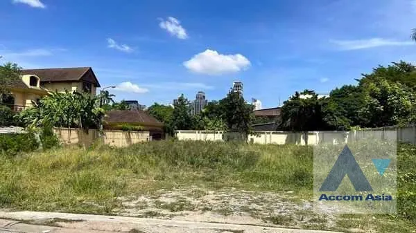  1  Land For Sale in Pattanakarn ,Bangkok BTS Phra khanong AA35909