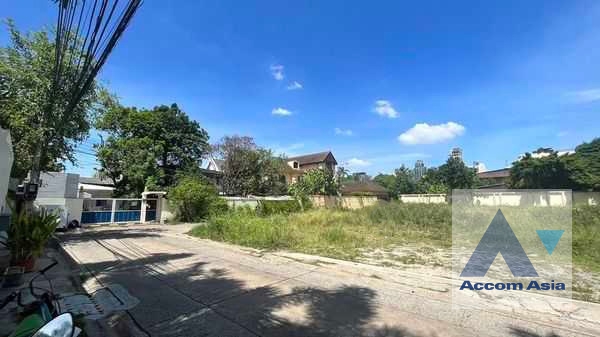  1  Land For Sale in Pattanakarn ,Bangkok BTS Phra khanong AA35909