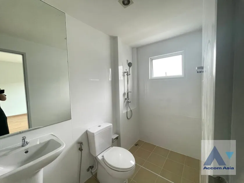 10  4 br House for rent and sale in Phaholyothin ,Bangkok MRT Lat Pharo AA35914