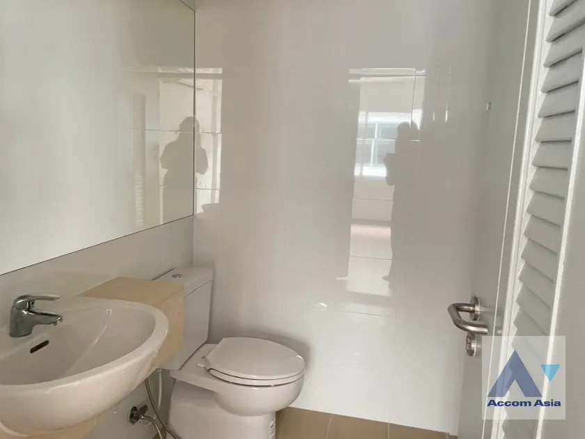 11  4 br House for rent and sale in Phaholyothin ,Bangkok MRT Lat Pharo AA35914