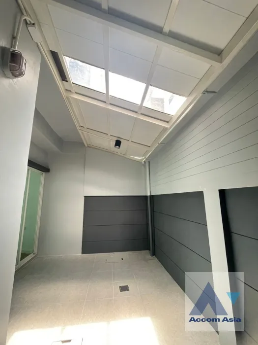 8  4 br House for rent and sale in Phaholyothin ,Bangkok MRT Lat Pharo AA35914